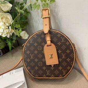 Louis Vuitton Petite Boite Chapeau